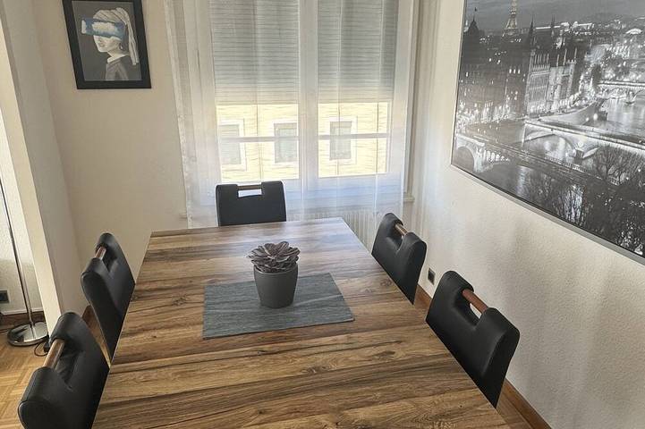 Entire apartment, 5th floor, charming 2-bedroom apartment , Centre of Geneva in Eaux-Vives, Genève