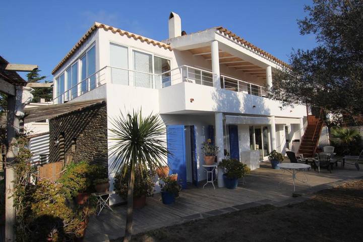Apartamento para 12 personas, con balcón además de piscina y vistas en Cadaqués