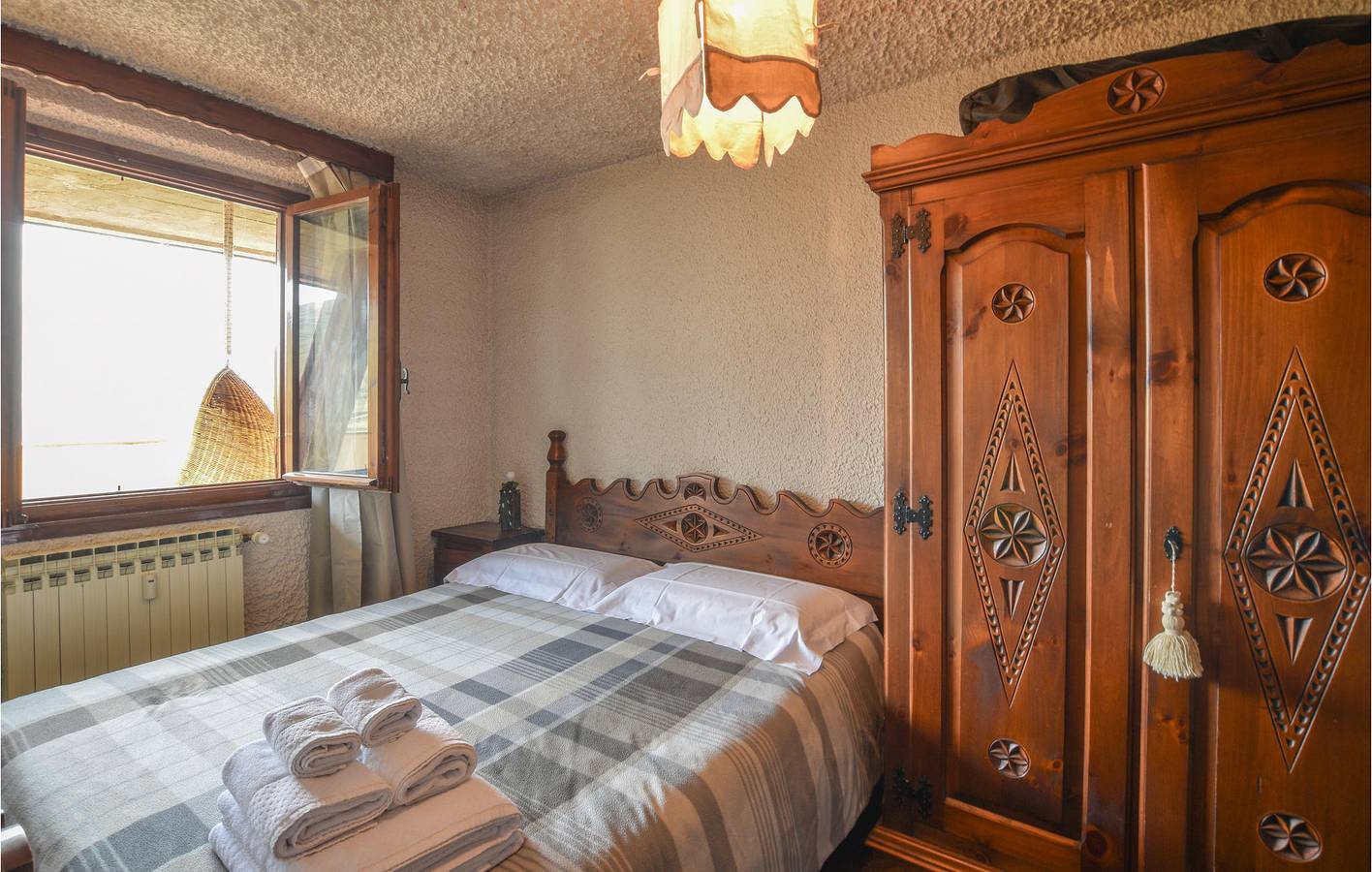 Ganze Ferienwohnung, Gemütliche Wohnung mit Parkplatz, Küche und Internet in Prato Nevoso, Artesina