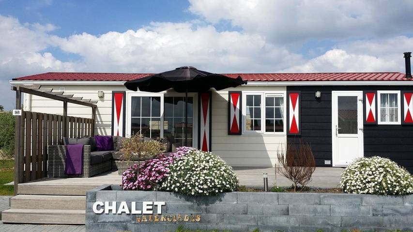 Chalet für 4 Personen, mit Balkon/Terrasse und Terrasse in Serooskerke