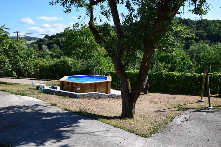 Location de vacances pour 15 personnes, avec Terrasse et Jardin ainsi que Bassin pour enfant et Piscine dans Vellechevreux-et-Courbenans