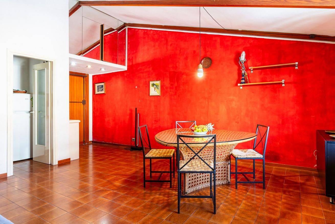 Entire apartment, Livorno- Quartiere Venezia Lovely Apartment! in Livorno, Etruscan Coast