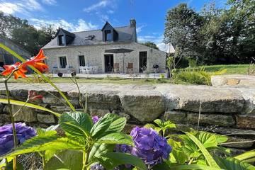 Gîte pour 6 personnes, avec terrasse et jardin à Melgven