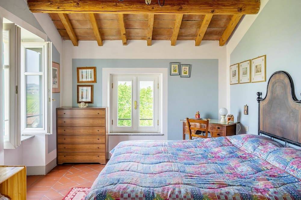 Alleinstehendes Ferienhaus mit privatem Pool,  W-Lan, Klimaanlage, Tv, Innenhof, Panoramablick in Zenevredo, Oltrepò Pavese