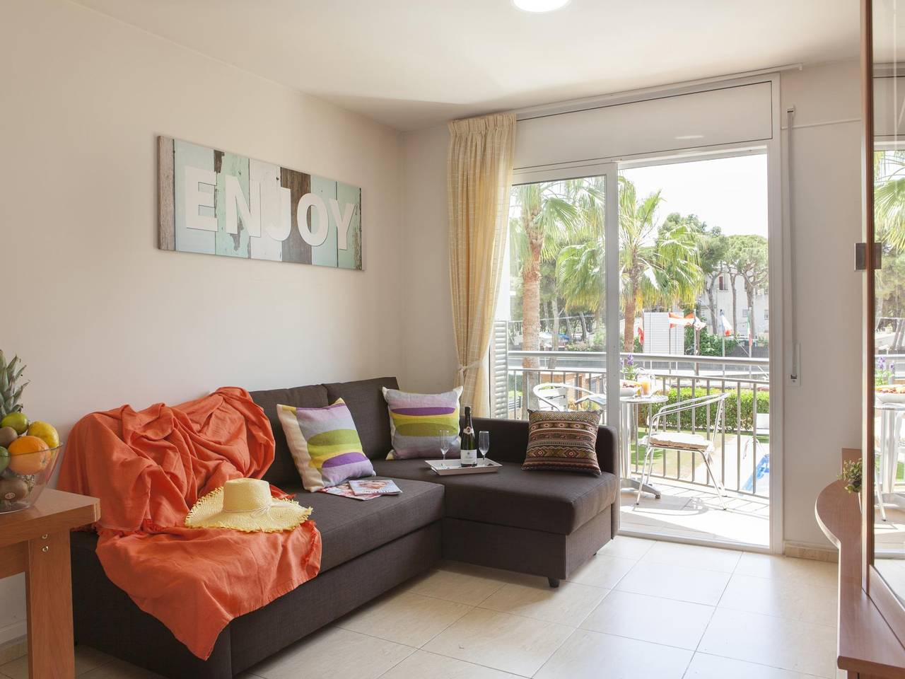 Appartement de vacances entier, Appartement ensoleillé et confortable pour 3 personnes. in Castelldefels, Baix Llobregat