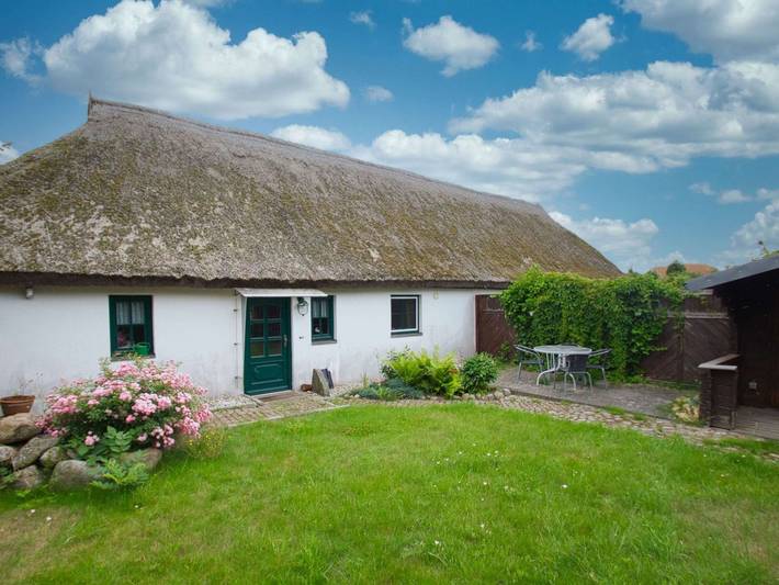 Ferienhaus für 4 Personen, mit Terrasse und Garten in Wiek - 2