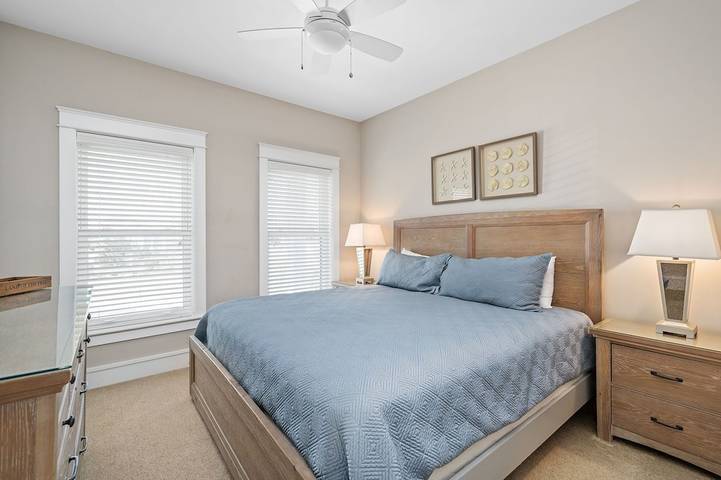 Vacation house for 16 people, with balcony and hot tub in Nags Head