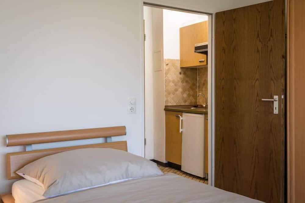 Ganze Wohnung, Baumblick (B610) by Interhome in Lahnstein, Mittelrhein