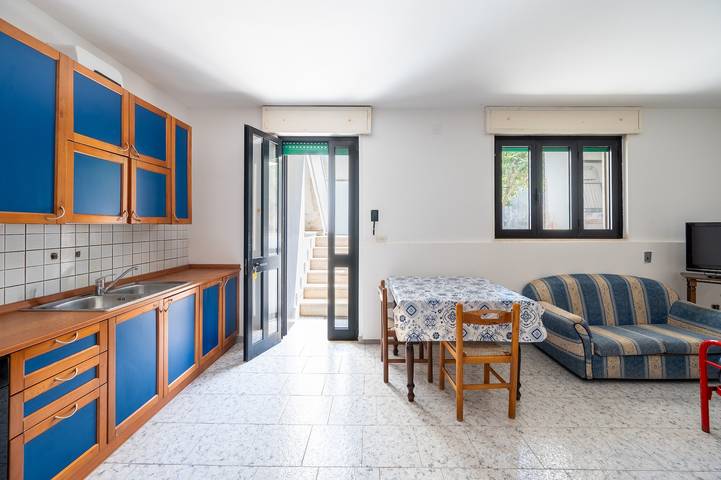 Apartment 'Villa Ruggieri - Semiterra' with Private Terrace and Garden in Torre Specchia Ruggeri, Melendugno