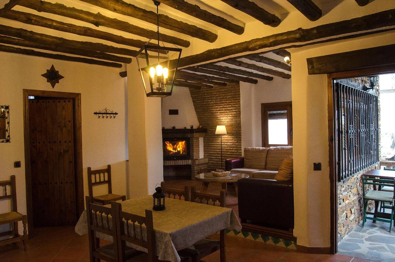 Acogedora casa en complejo con jardines y piscina in Válor, Provincia de Granada