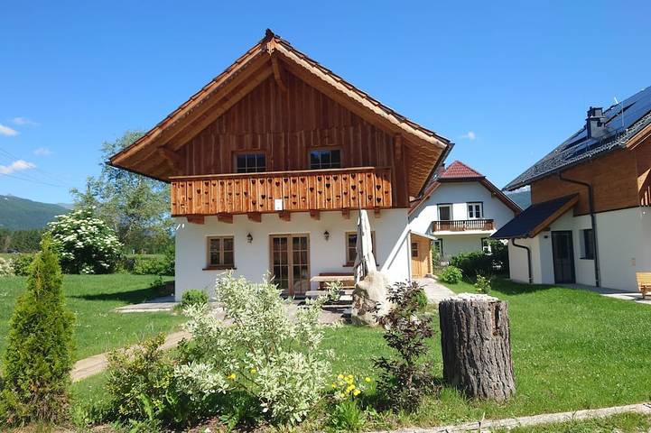 Chalet für 8 Personen, mit Balkon und Garten sowie Sauna, mit Haustier