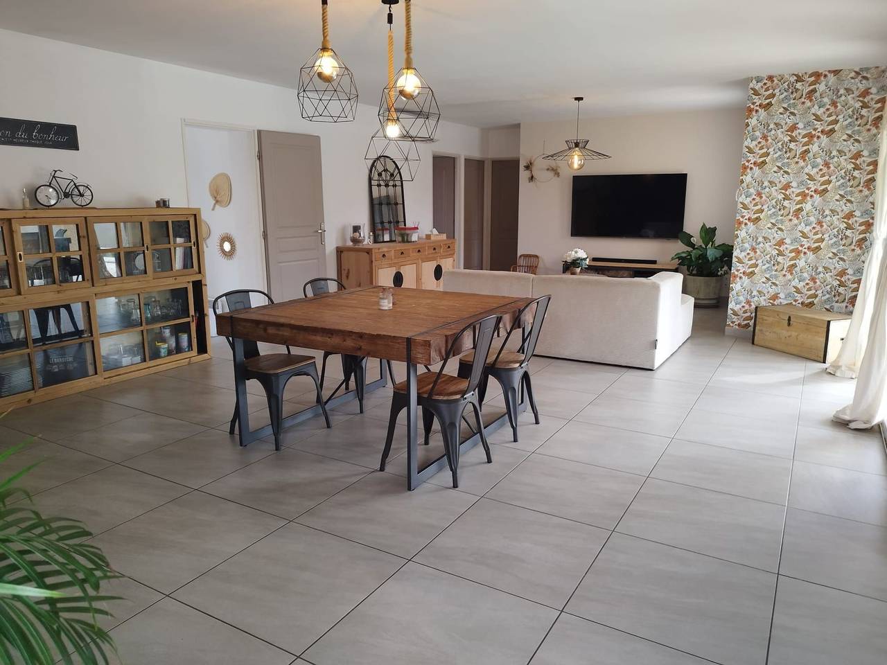 Charmantes Haus mit Pool und Garten in Sénas, Région d'Arles