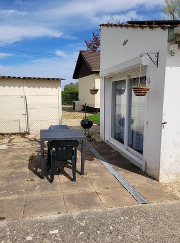Studio pour 2 personnes, avec jardin et terrasse, animaux acceptés dans Côte-d'Or