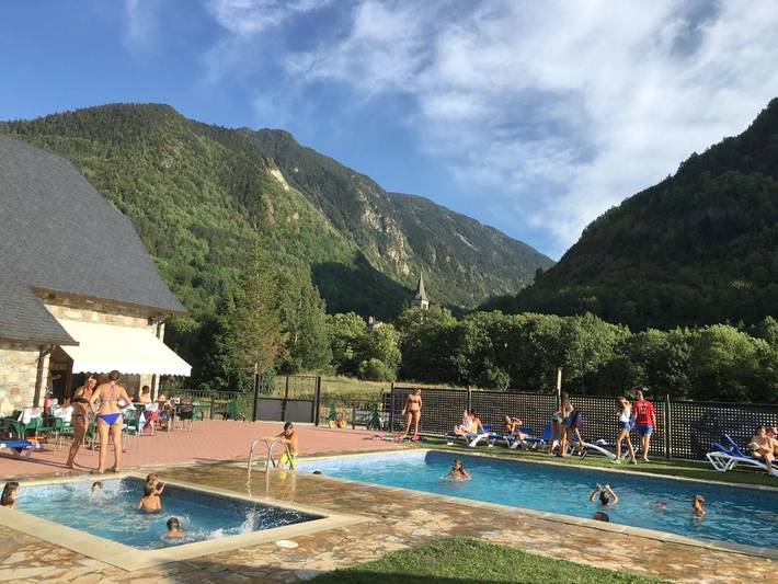 Location de vacances pour 7 personnes, avec piscine et vue dans Arties - 3