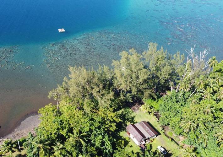 Location de vacances pour 7 personnes, avec vue et piscine ainsi que bassin pour enfant et jardin dans Teahupo'o - 2