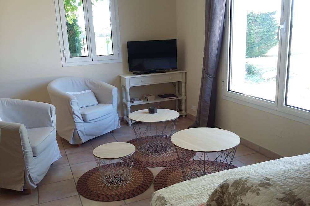 Albergue 6 personas en un viñedo - con acceso a la piscina in Violès, Vaucluse
