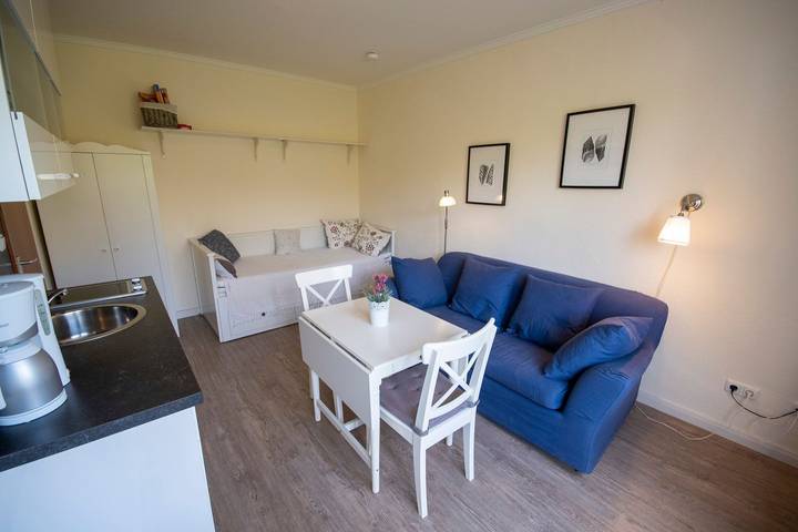 Ferienwohnung für 2 Personen, mit Garten und Sauna in Sahlenburg Strand