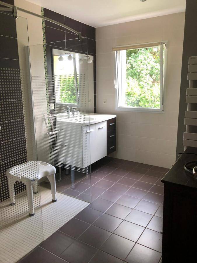 Two-Bedroom House in Vannes, Côte des Mégalithes