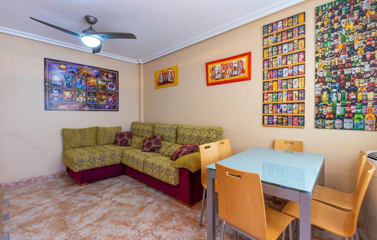 Appartement en bord de mer avec parking et climatisation, à 1,5 km de Playa Vistamar in Torre de la Horadada, Pilar de la Horadada