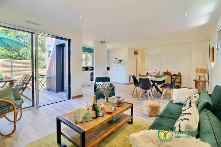 Gîte pour 4 personnes, avec terrasse à Férel