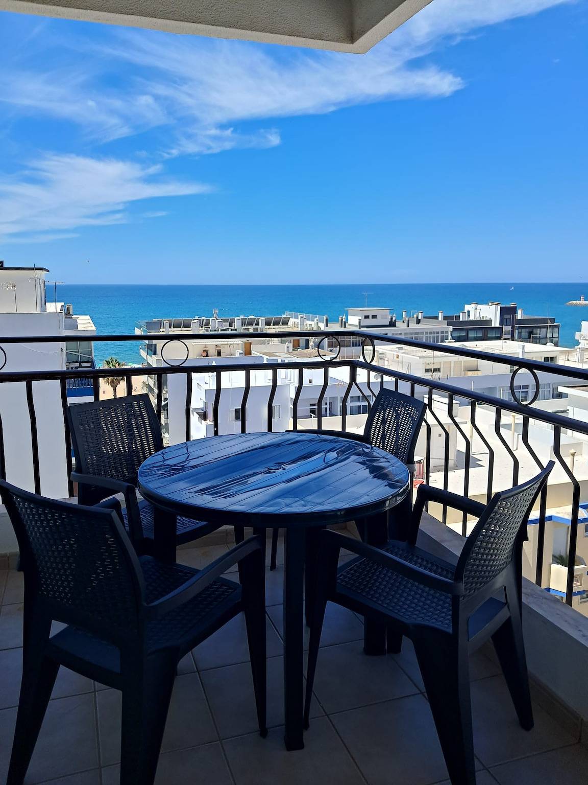 Entire apartment, Holiday apartment for 4 people with balcony in Cavacos, Quarteira