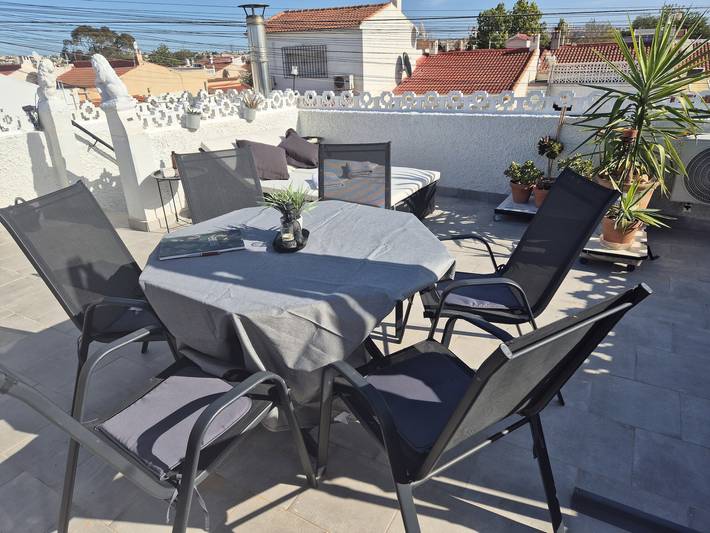 Bungalow für 6 Personen, mit Ausblick und Seeblick sowie Terrasse in Torrevieja - 4