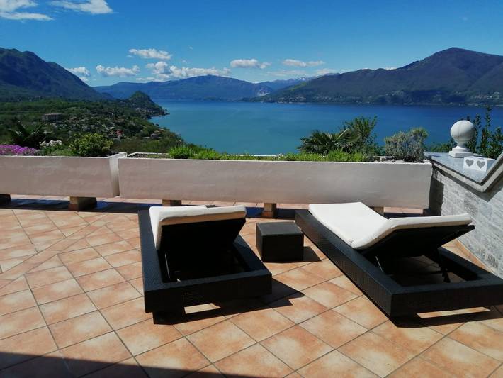 Bungalow für 4 Personen, mit Garten und Seeblick am Lago Maggiore