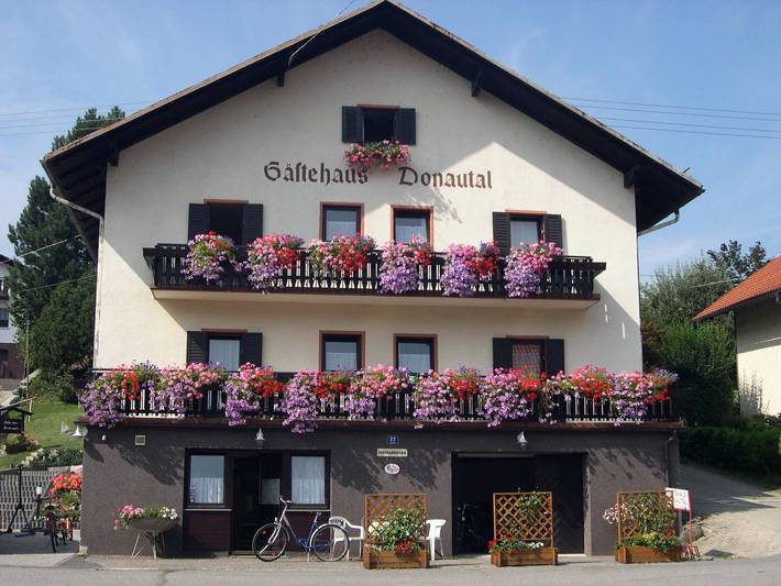 Ferienwohnung für 2 Personen, mit Balkon und Terrasse sowie Garten
