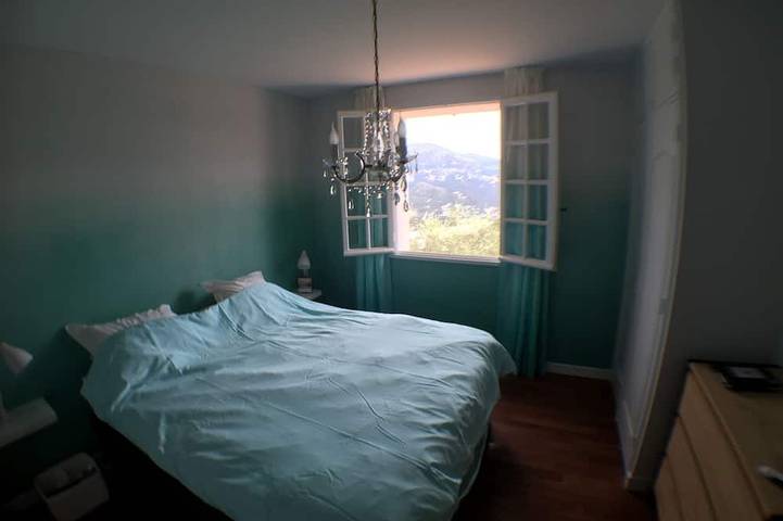 Location de vacances pour 12 personnes, avec jardin à Carros - 3