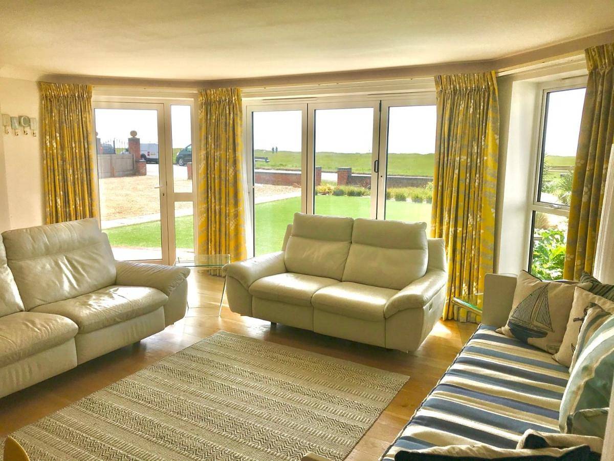 Barton on Sea self contained, stunning sea views in Barton on Sea, Hampshire