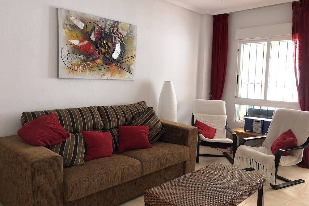 Hel leilighet, Stor 2-roms leilighet - Privat hage-10 minutter fra La Zenia strand / Boulevard in Colinas de la Zenia, Orihuela