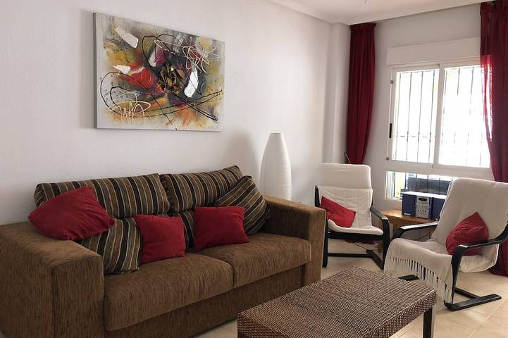 Entire apartment, Large 2 Bedroom Apartment - Private Garden- 10 Min from La Zenia Beach/Boulevard in Colinas de la Zenia, Orihuela