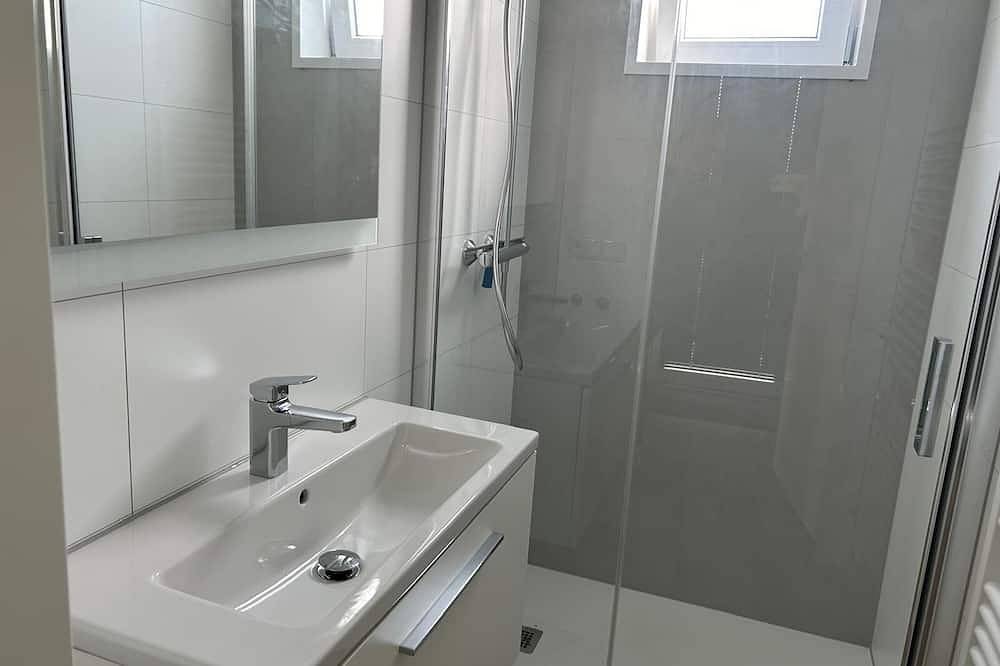 2-bedroom chalet with terrace in IJssel