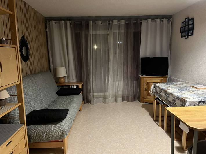 Ganze Wohnung, Studio-Kabine für 4 Personen an der Piste mit Balkon und Parkplatz - Auris en Oisans in Auris, Nationalpark Écrins