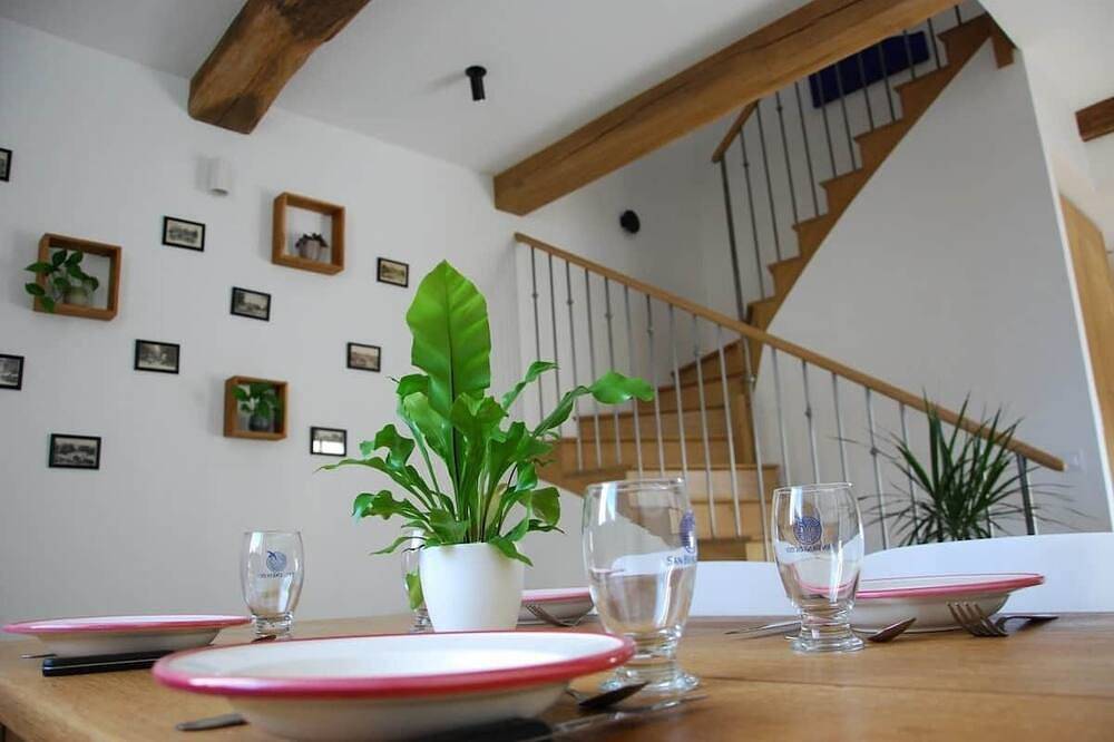 Charmante maison 2 chambres et parking privé in Fleurey-sur-Ouche, Région de Dijon