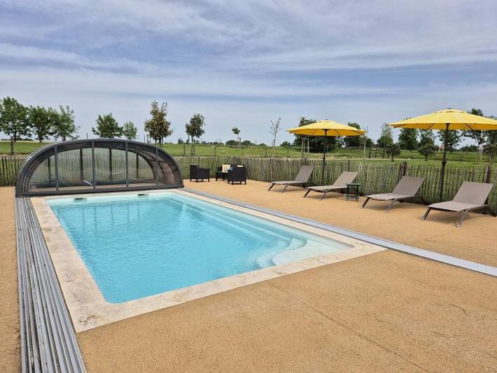 Maison d’hôte pour 10 personnes, avec terrasse ainsi que jardin et piscine