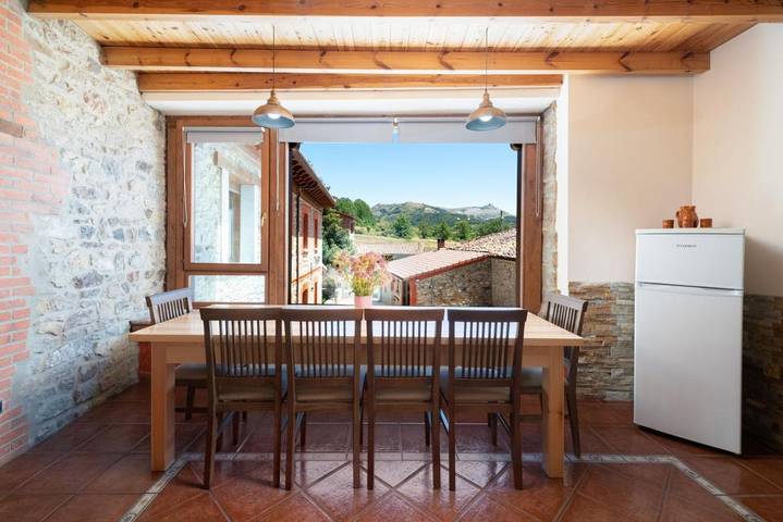 Casa de vacaciones para 10 personas, con vistas y jardín en Parque Regional de la Montaña de Riaño y Mampodre - 4