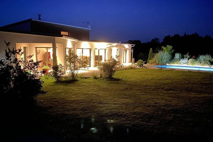 Location de vacances pour 9 personnes, avec jardin, animaux acceptés à Onet-le-Château