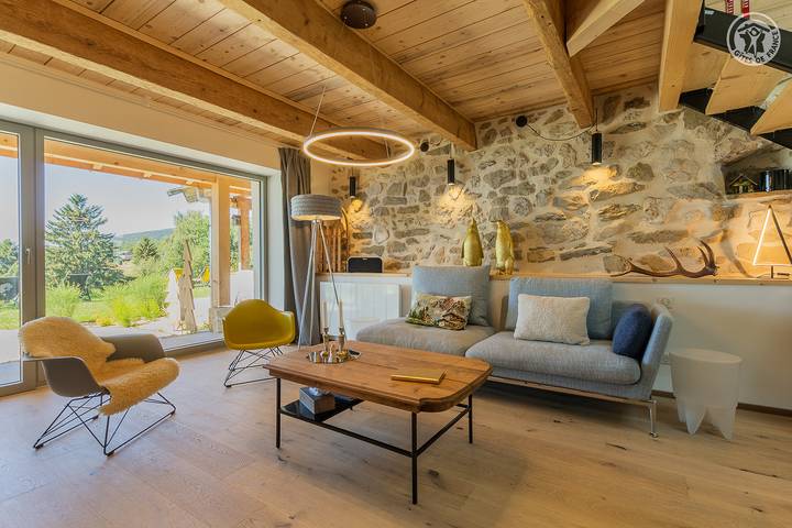 Gîte pour 9 personnes, avec terrasse ainsi que jardin et sauna à Les Déserts - 2