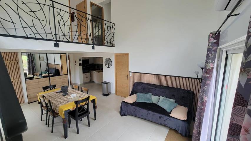 Location de vacances pour 6 personnes, avec Terrasse et Jardin ainsi que Piscine et Vue à Villes-sur-Auzon - 3