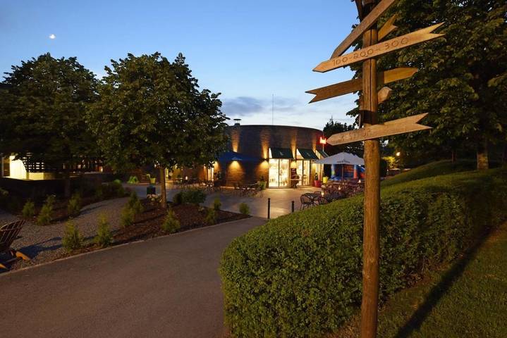 Hôtel pour 2 personnes, avec jacuzzi ainsi que jardin et sauna, adapté aux familles