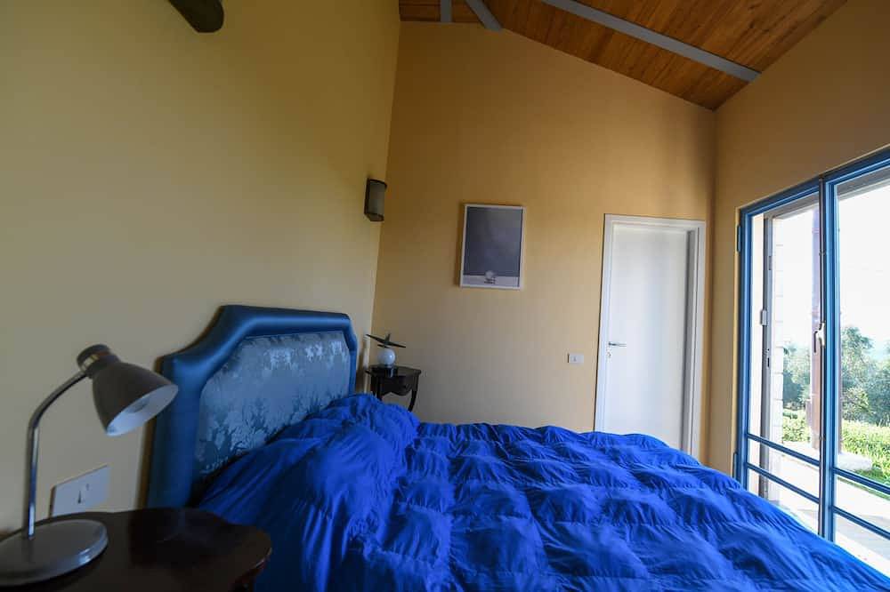 Moderne Villa Lake View in der Nähe von Rom, privater Pool, Wi-Fi in Trevignano Romano, Braccianosee