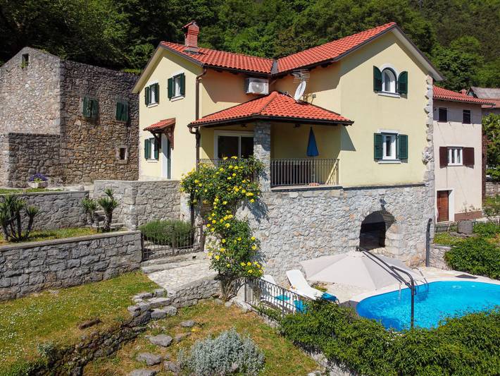 Ferienhaus für 6 Personen, mit Ausblick und Garten sowie Balkon in Lovran