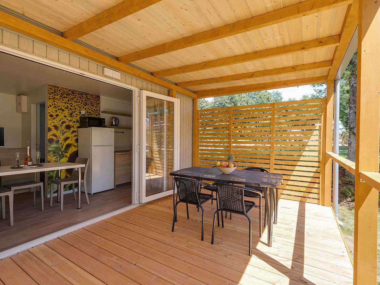 Mobilehome mit Terrasse am Pool  in Lovrecica, Umag und Umgebung