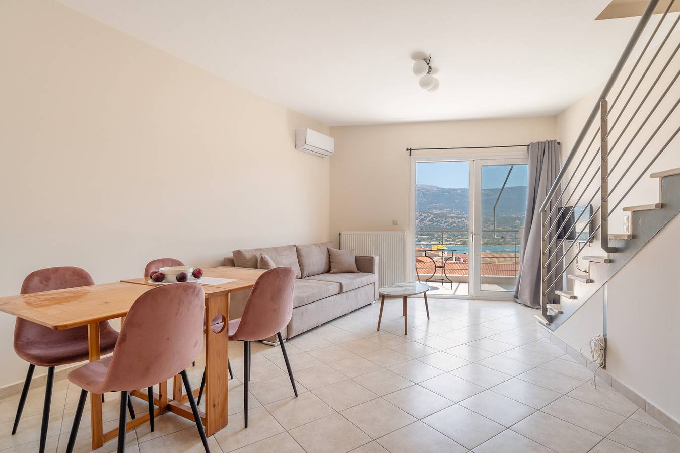 Ganze Wohnung, Apartment 'Ardavani City 10' mit Meerblick, Wlan und Klimaanlage in Argostoli, Kefalonia
