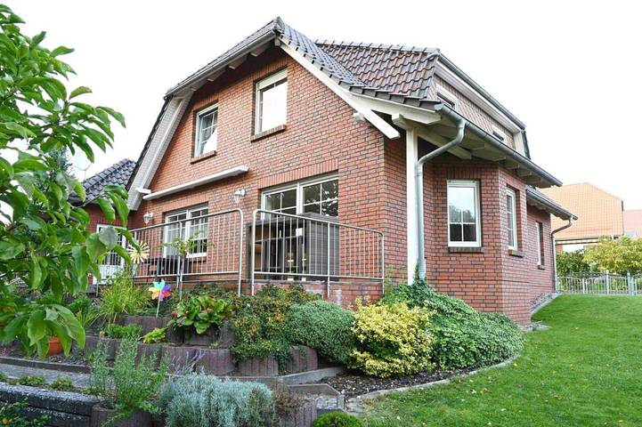 Ferienhaus für 8 Personen, mit Terrasse und Garten sowie Sauna und Ausblick