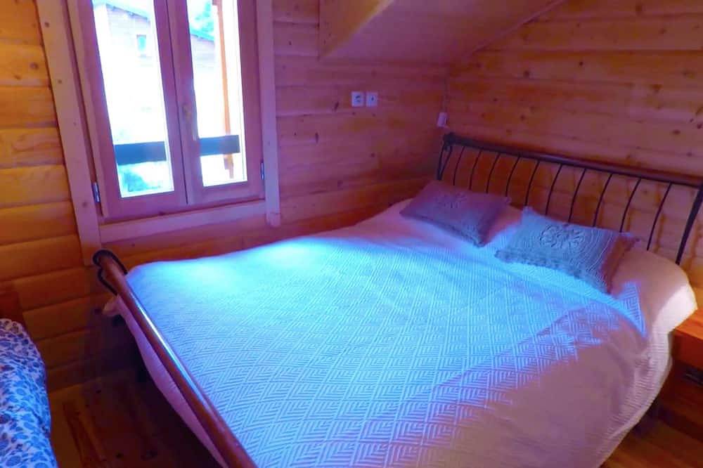Chalet \"Beaubois\" en Lovely Historic Formiguères - Invierno y verano - (para 6) in Formiguères, Región de Prades (Francia)