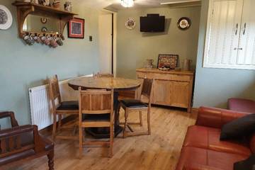 Holiday Letting for 3 People in Peak District, Photo 2