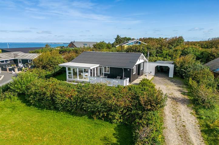 Ferieudlejning for 6 personer, med terrasse og have i Toftum Bjerge