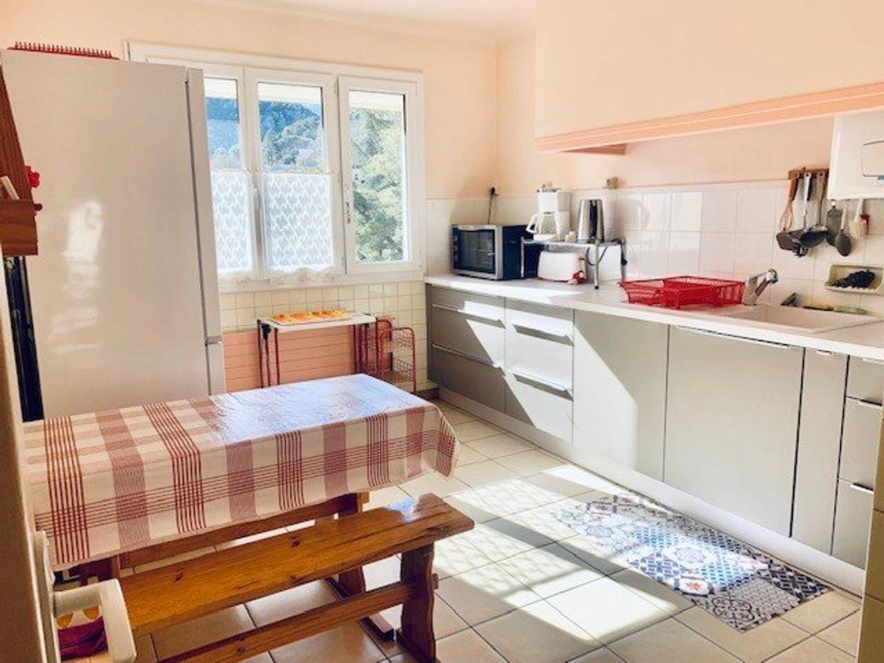Ganze Wohnung, Gemütliche 68m² Wohnung mit Terrasse, 5 Schlafplätzen, Garage und Wlan in Amélie-les-Bains in Montbolo, Céret und Umgebung